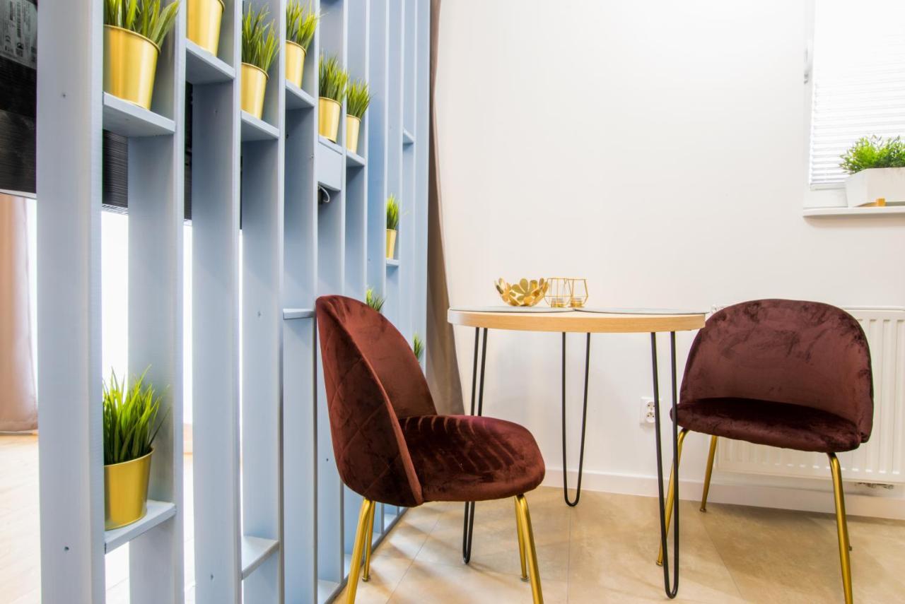 W&k - Moon - Faktura Vat, Parking Apartment