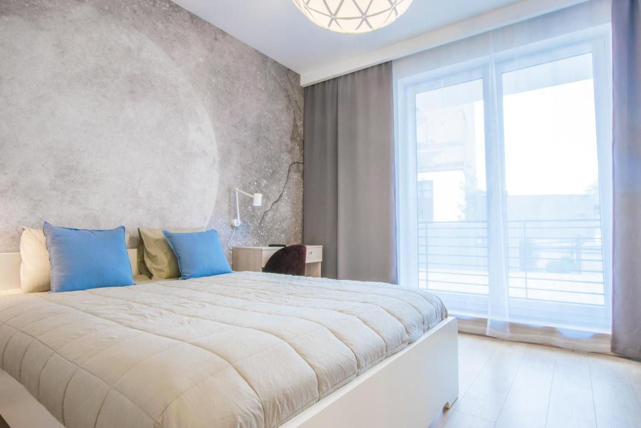 W&k - Moon - Faktura Vat, Parking Apartment